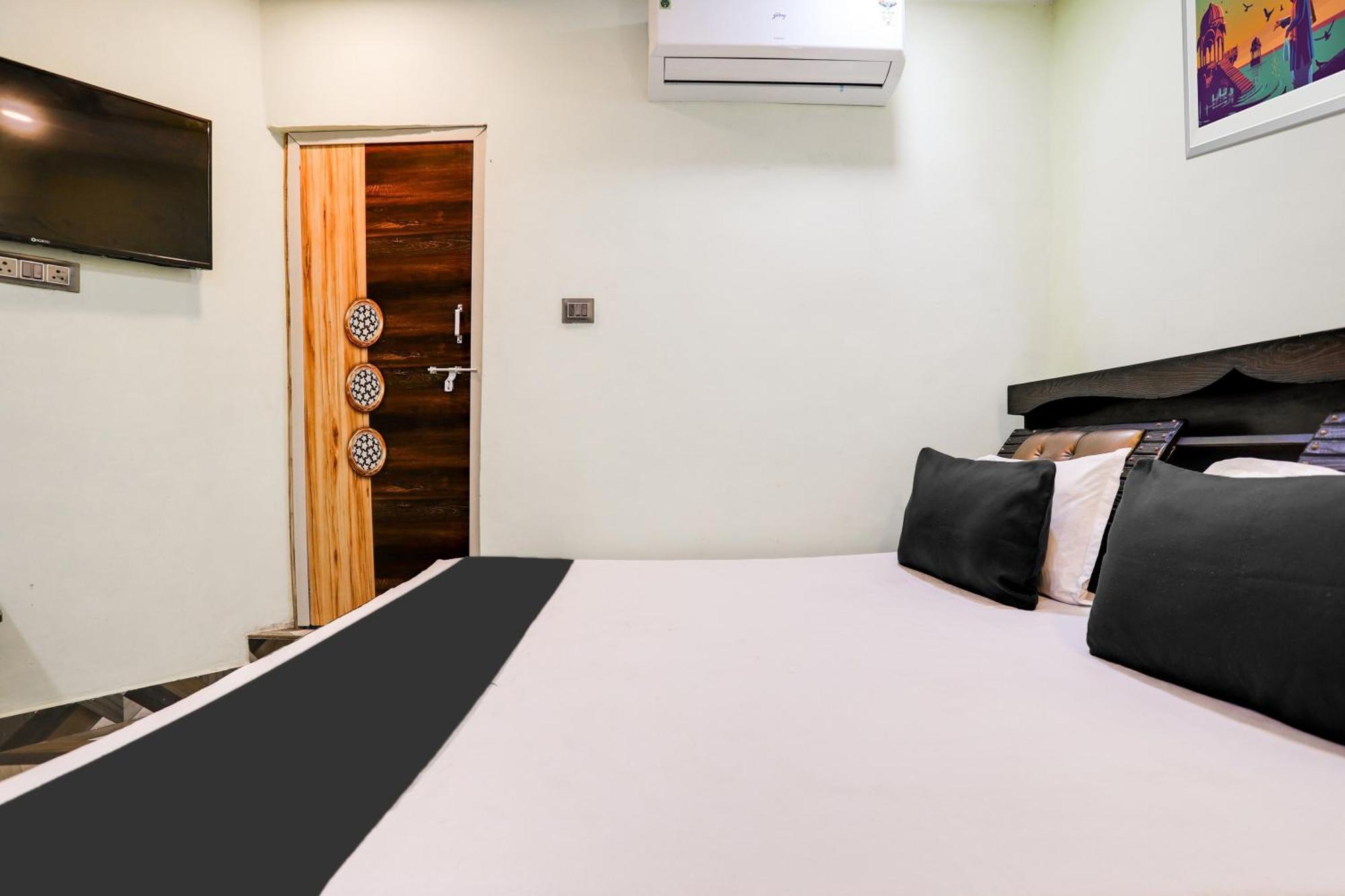 Hotel O Rmd Hotel Raipur  Bagian luar foto