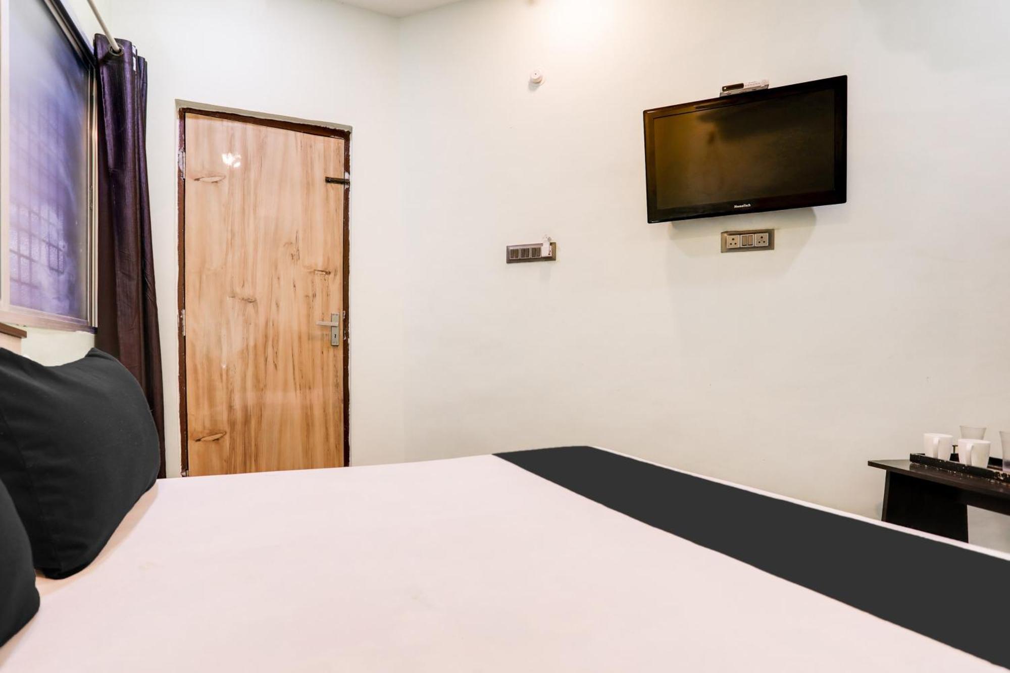 Hotel O Rmd Hotel Raipur  Bagian luar foto